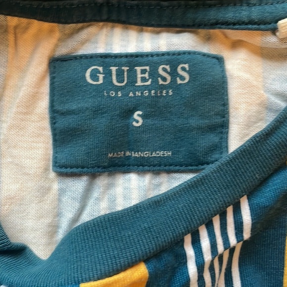 MENS MEDUIM GUESS TOP - Picture 2 of 4